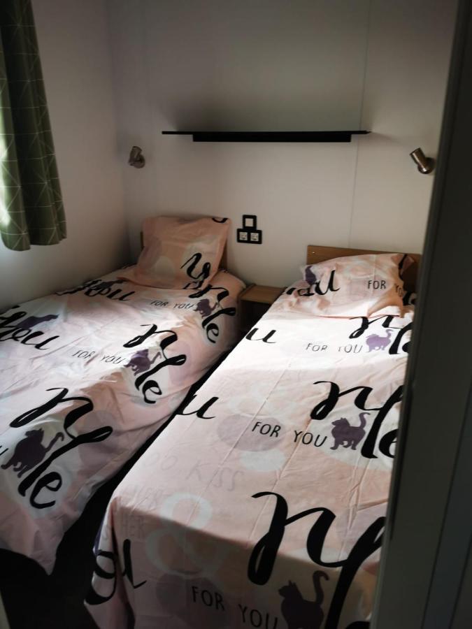 Mobil Home Neuf Camping L Ile Dor Plage St Raphael Avec Piscine Saint-Raphaël المظهر الخارجي الصورة