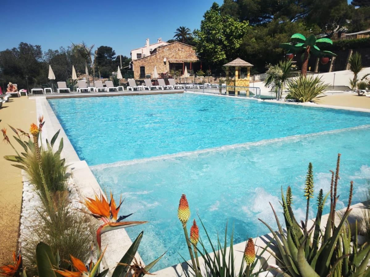 Mobil Home Neuf Camping L Ile Dor Plage St Raphael Avec Piscine Saint-Raphaël المظهر الخارجي الصورة
